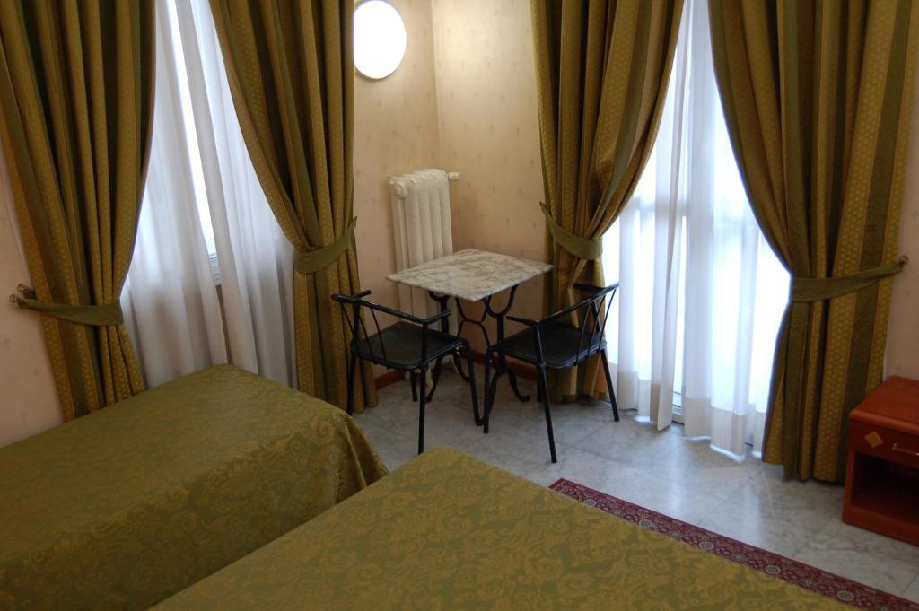 Hotel Chelsea تورينو الغرفة الصورة