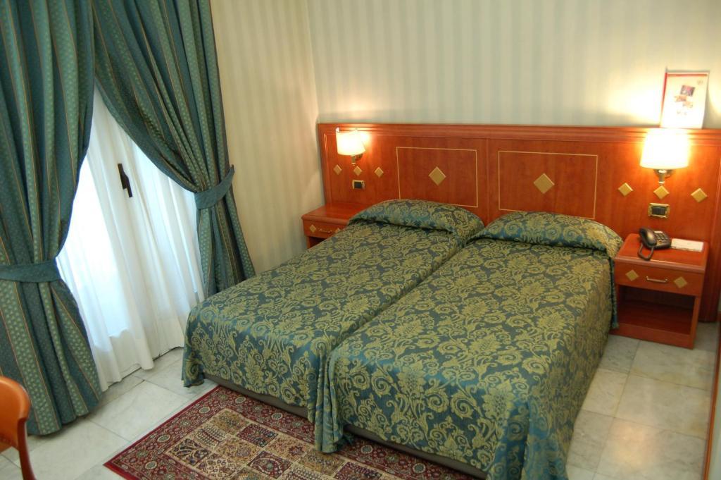 Hotel Chelsea تورينو الغرفة الصورة